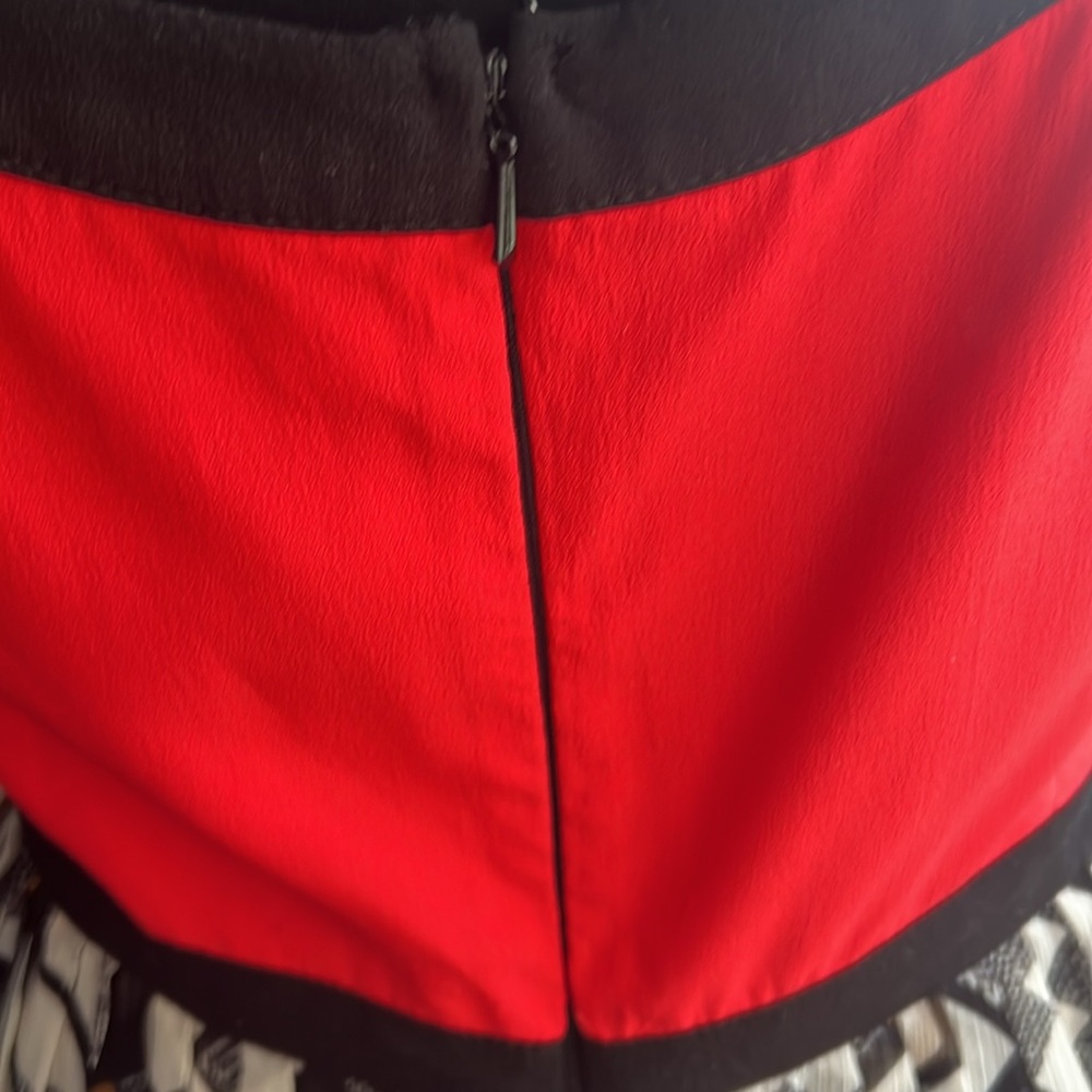 Pleated Dress Pattern With Red Color Block Top - image 6